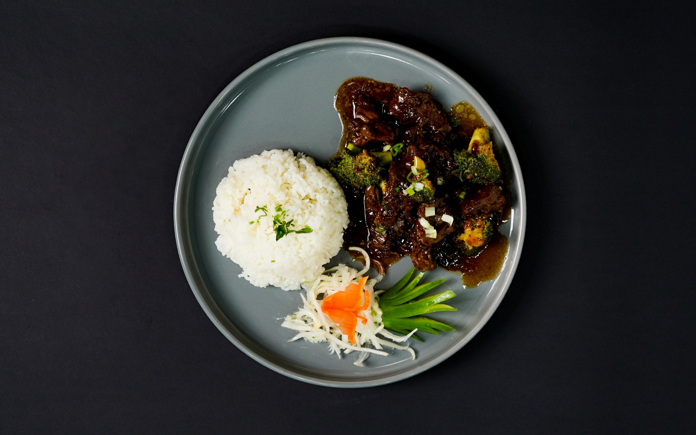 Beef broccolli with mushroom & rice